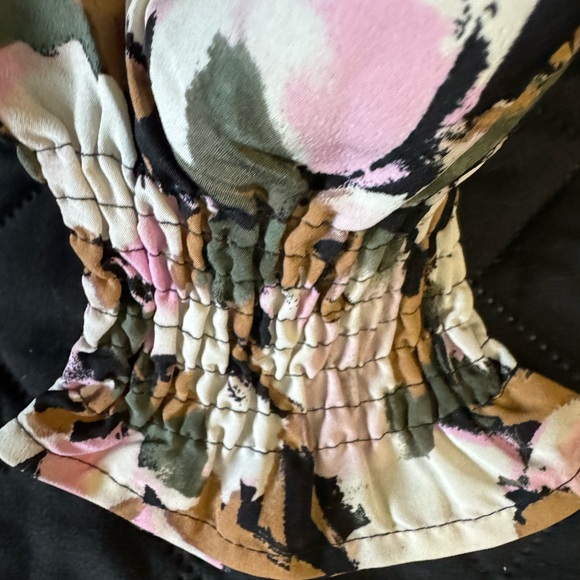 Colorful blouse , never worn . - Picture 2 of 2